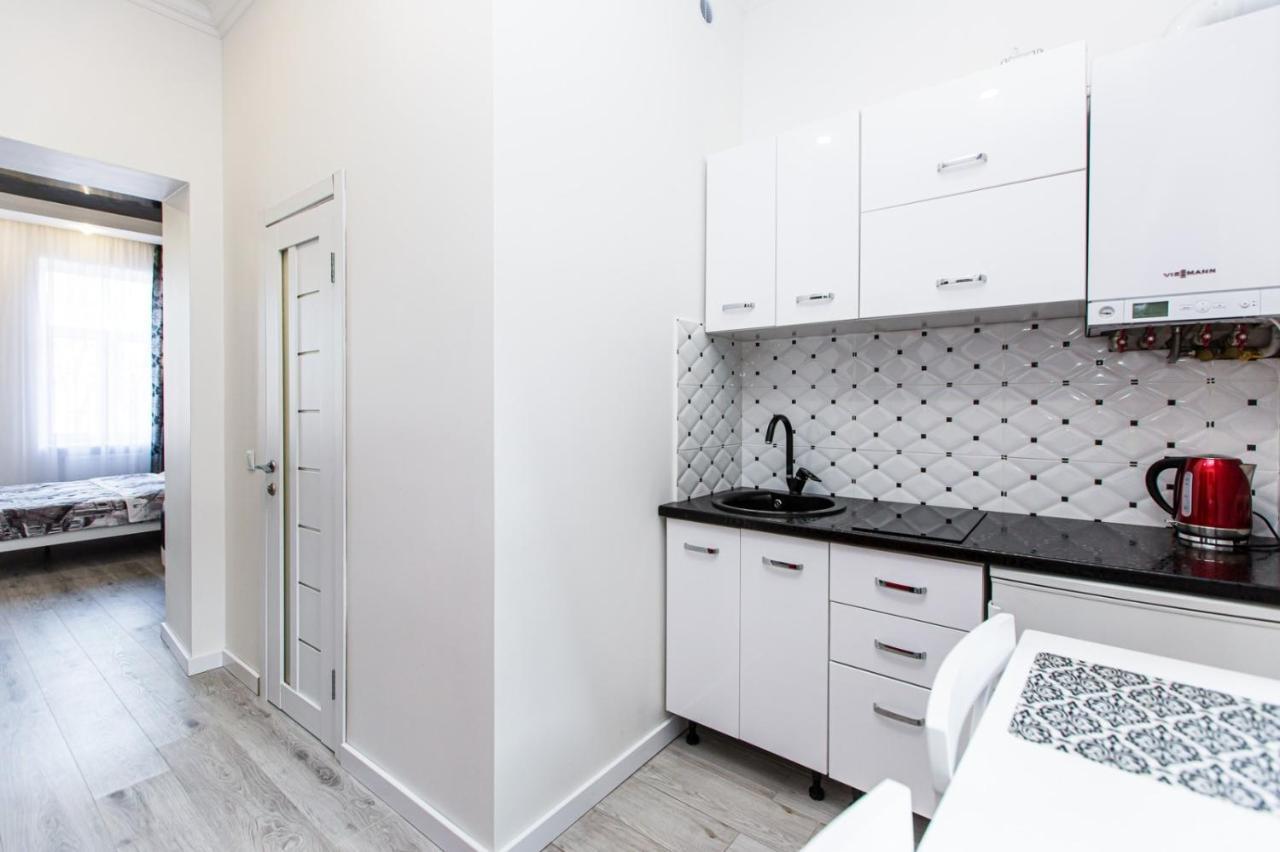 Однокомнатная Форум-Центр Apartment Lviv Exterior photo