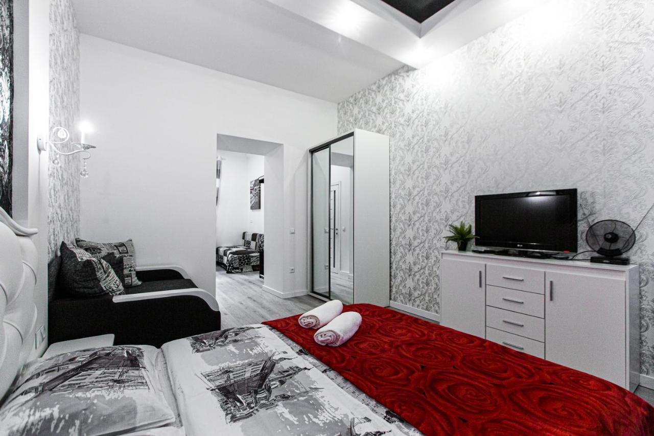 Однокомнатная Форум-Центр Apartment Lviv Exterior photo